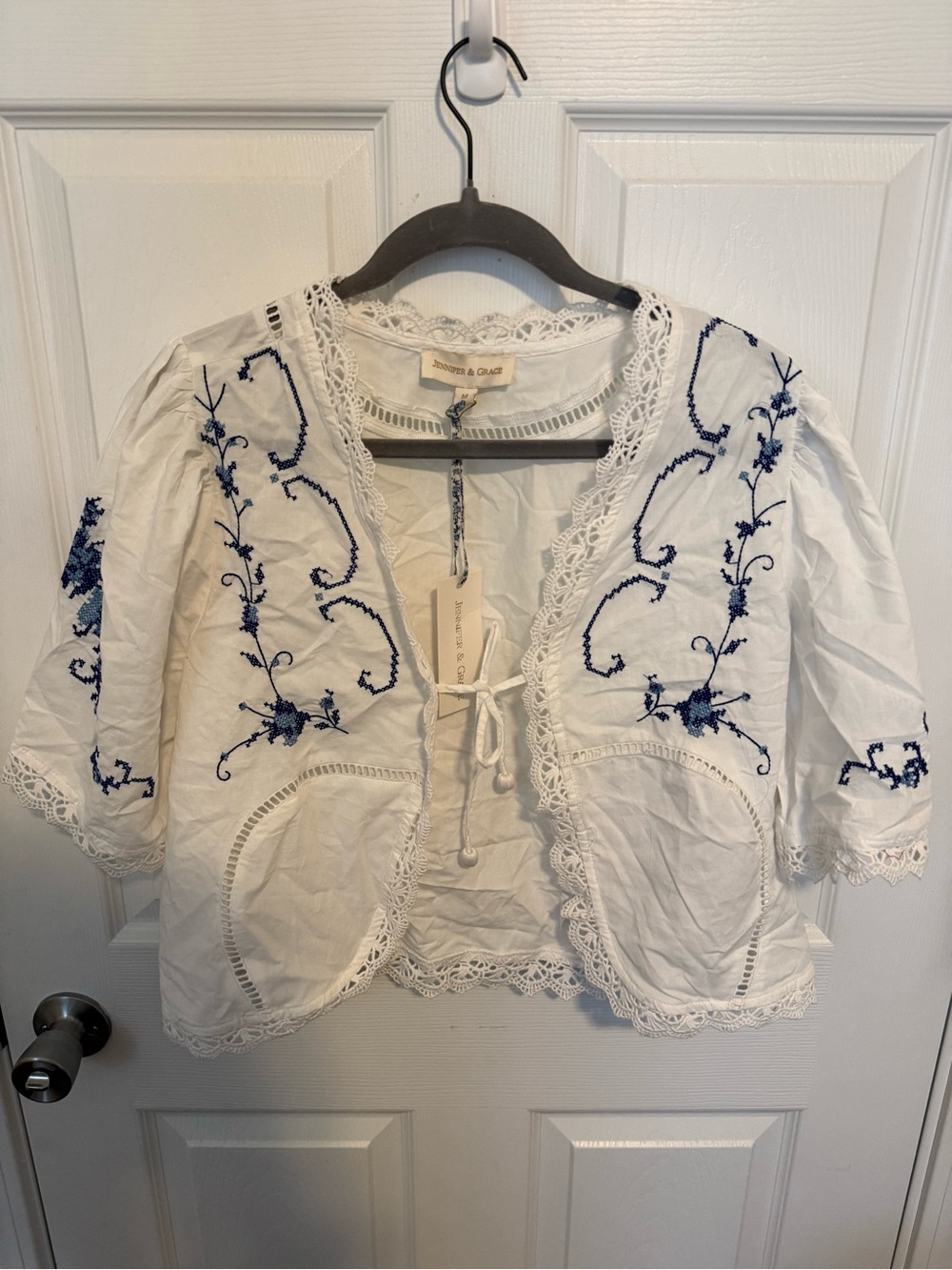 NWT Medium Jennifer & Grace White Top